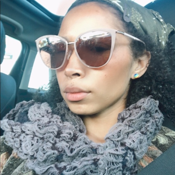 Mo Town !!! Obsessed with clothes - Picture 5 of 9